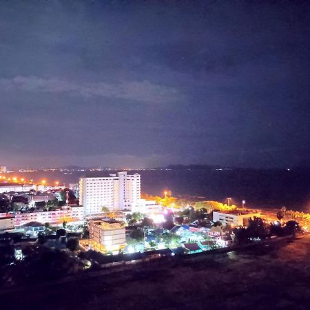 Sea View Beachfront Condos Pattaya หาดจอมเทียน ภายนอก รูปภาพ